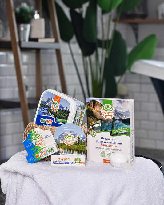 Concentrated laundry detergent plates